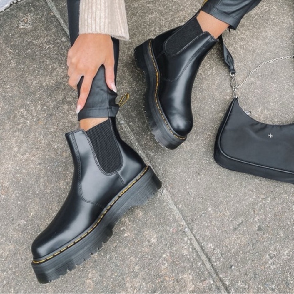 Dr. Martens 2976 Quad Platform Boots Black Size 9